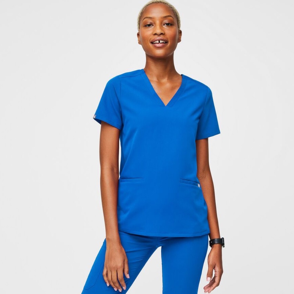 Casma Three-Pocket Scrub Top